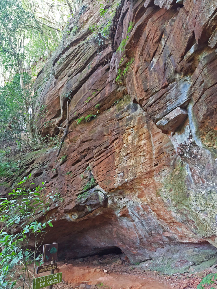 Gruta da Trilha do Guaraní