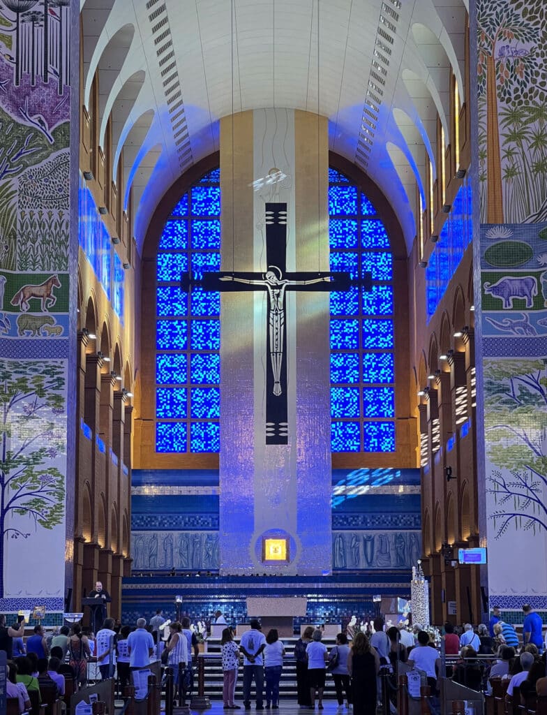 Parte interna da Basílica de Aparecida